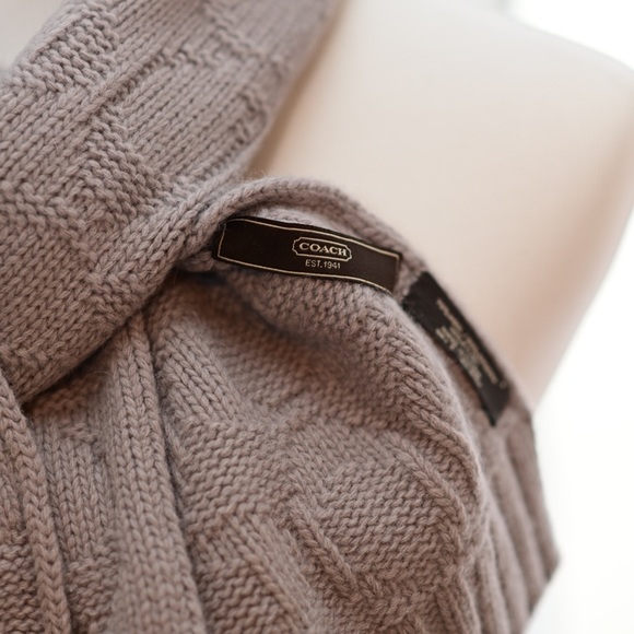 Coach Scarf - Picture 4 of 4